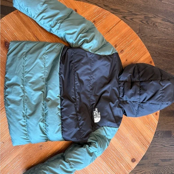 The North Face Two-Tone Black and Sage Green Kids Puffer Jacket - Picture 3 of 4